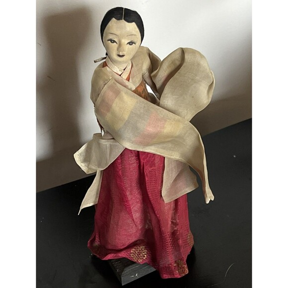 Vintage Korean Cloth Doll 10”  Wearing Traditional Hanbok With Wood Stand - Picture 9 of 12